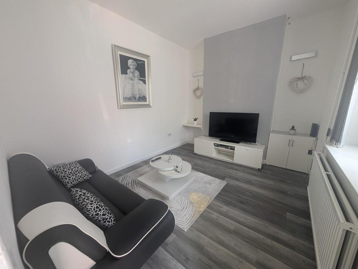 3br - Location * Swansea